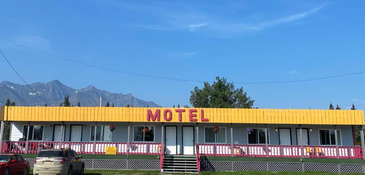 Glacier View Inn Haines Junction Exterior photo